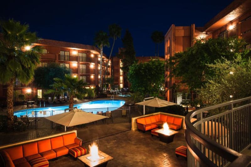 Holiday Inn Phoenix Airport pool