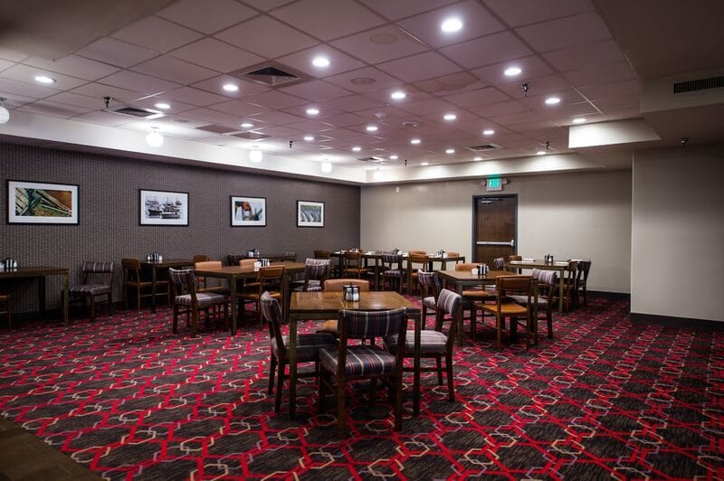 Four Points by Sheraton Phoenix South Mountain dining area