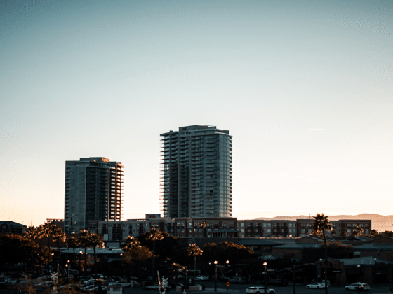 Sustainable-cities-Buildings-at-dusk-Phoenix- Photo by Colin Lloyd on Unsplash
