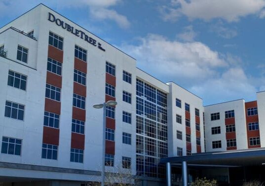 Picture of the DoubleTree by Hilton Hotel in Tucson, AZ